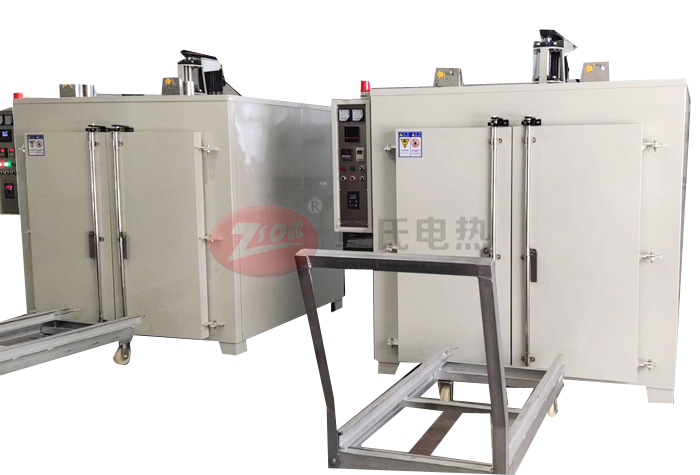 清潔鐵氟龍烤箱時需要注意哪些事項？